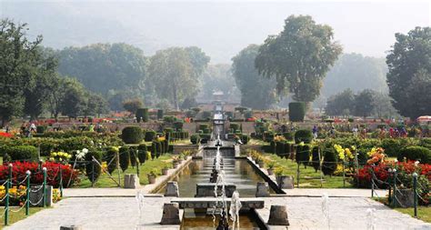 largest mughal garden in kashmir.